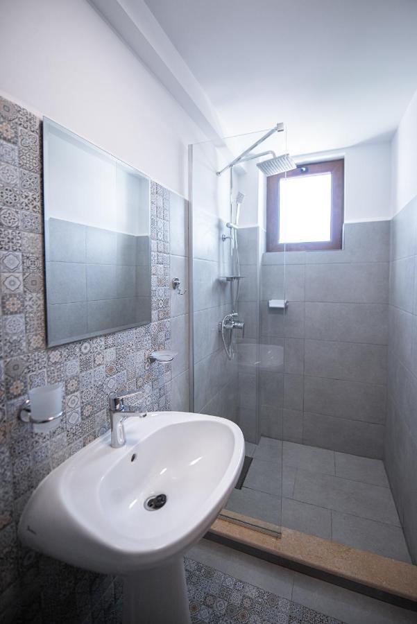 Polu-X Hotel Vama Veche Ngoại thất bức ảnh