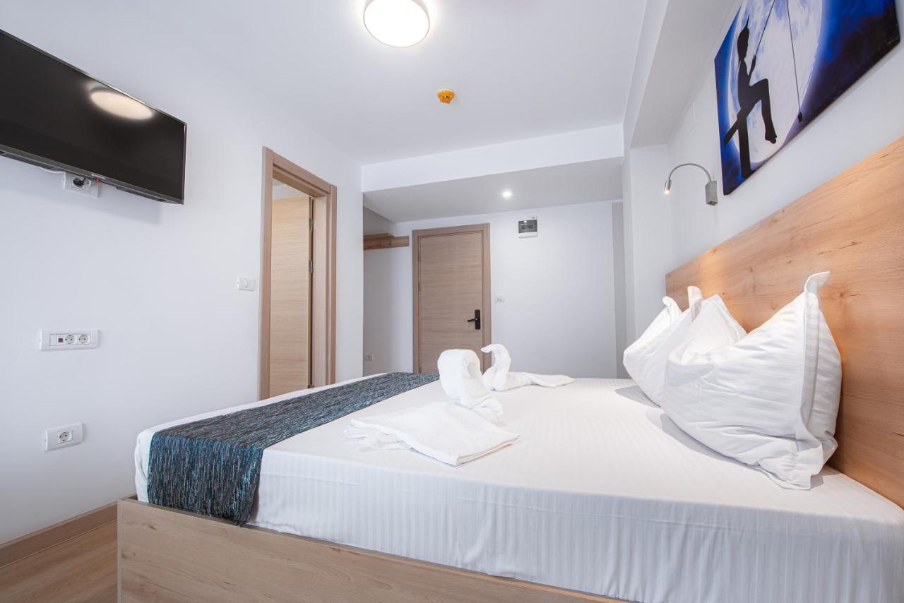Polu-X Hotel Vama Veche Ngoại thất bức ảnh
