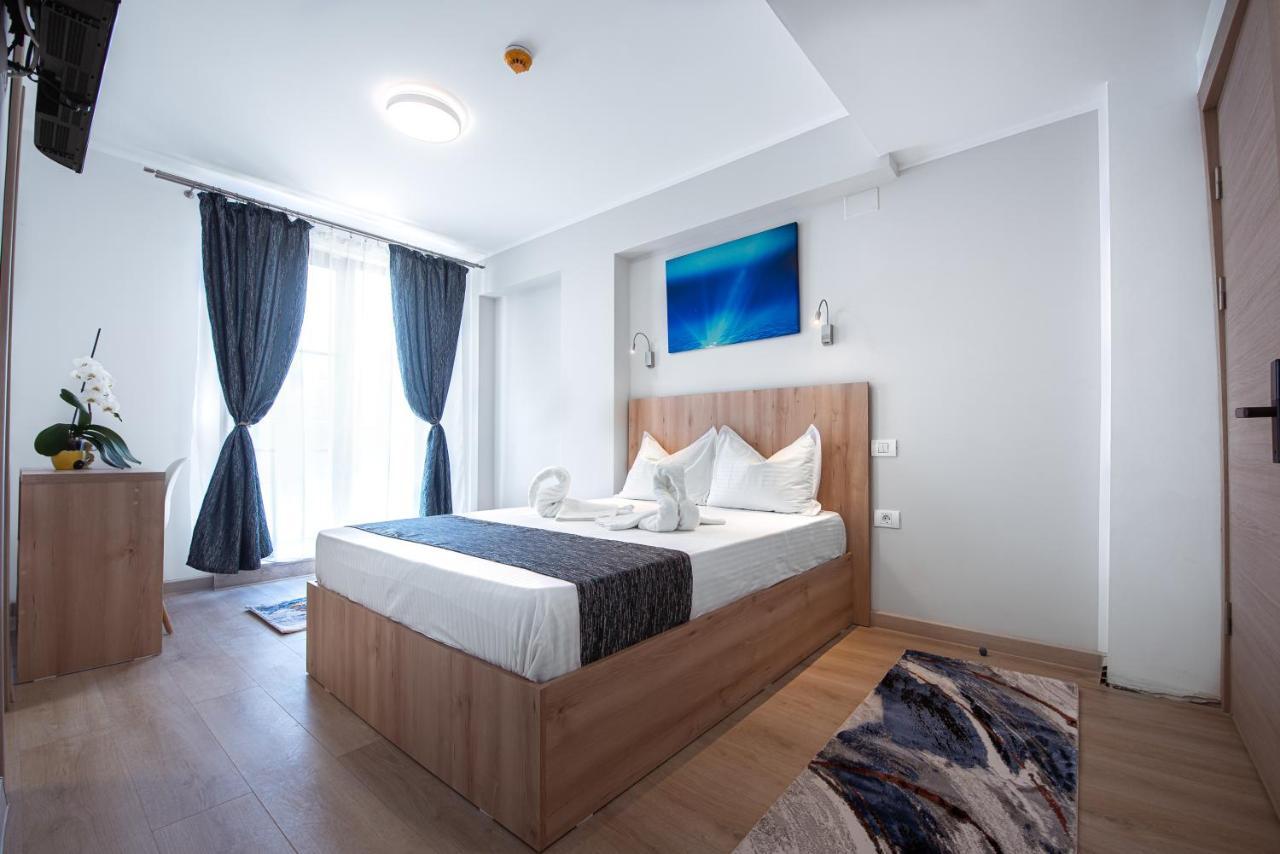 Polu-X Hotel Vama Veche Ngoại thất bức ảnh