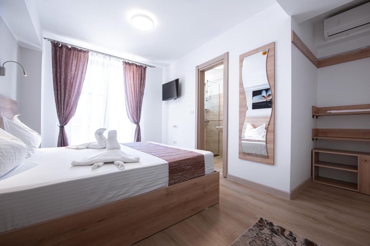 Polu-X Hotel Vama Veche Ngoại thất bức ảnh