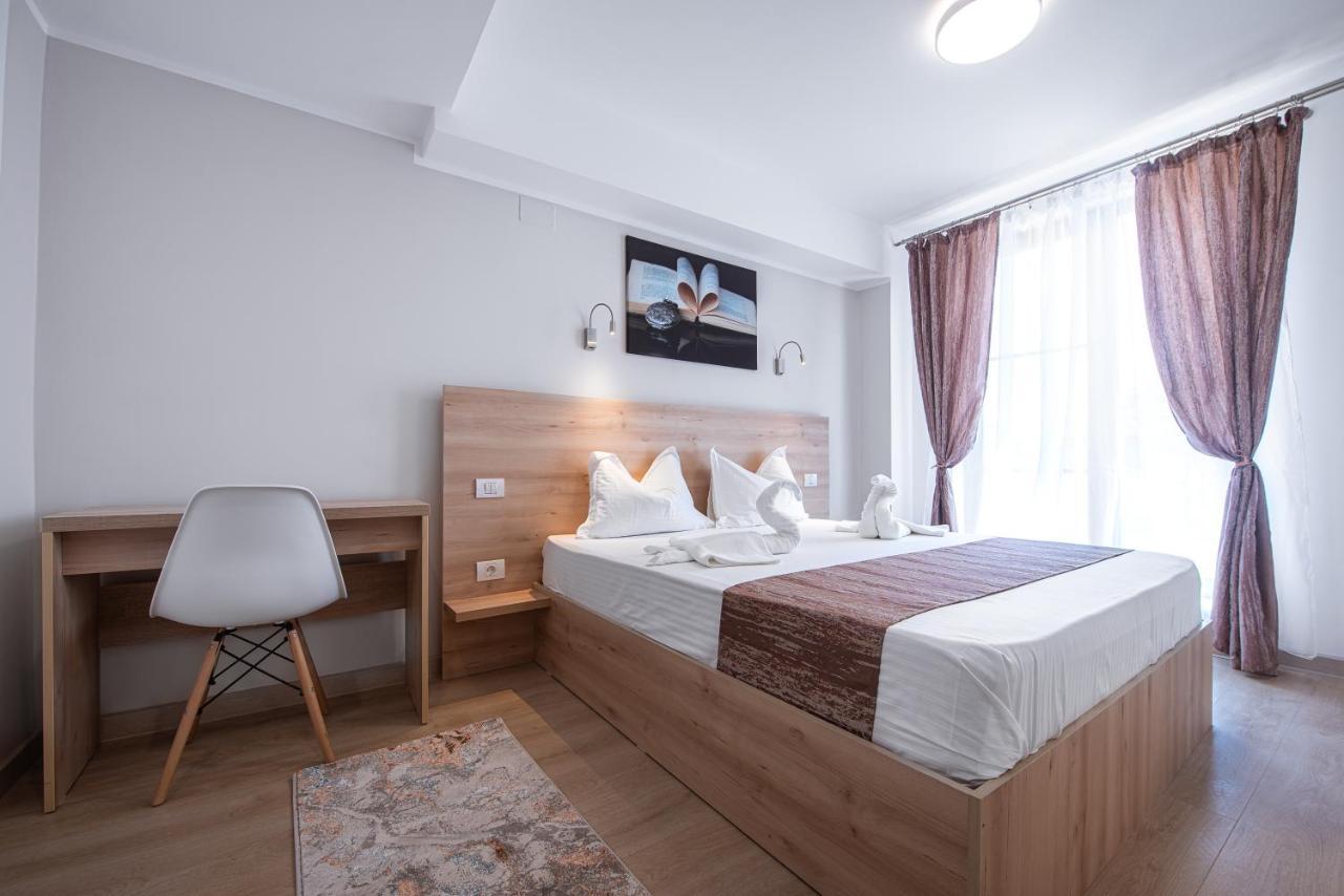 Polu-X Hotel Vama Veche Ngoại thất bức ảnh
