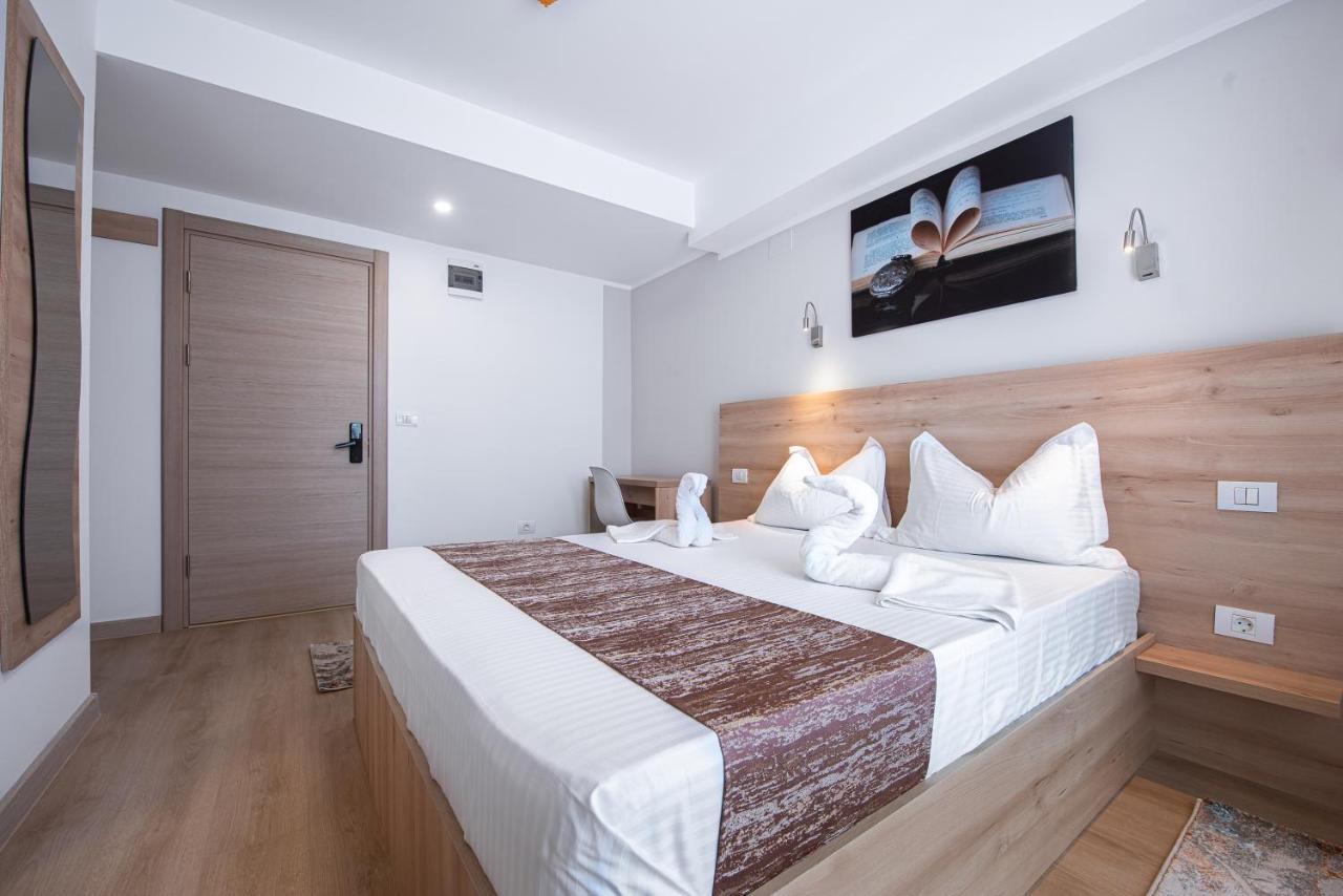 Polu-X Hotel Vama Veche Ngoại thất bức ảnh