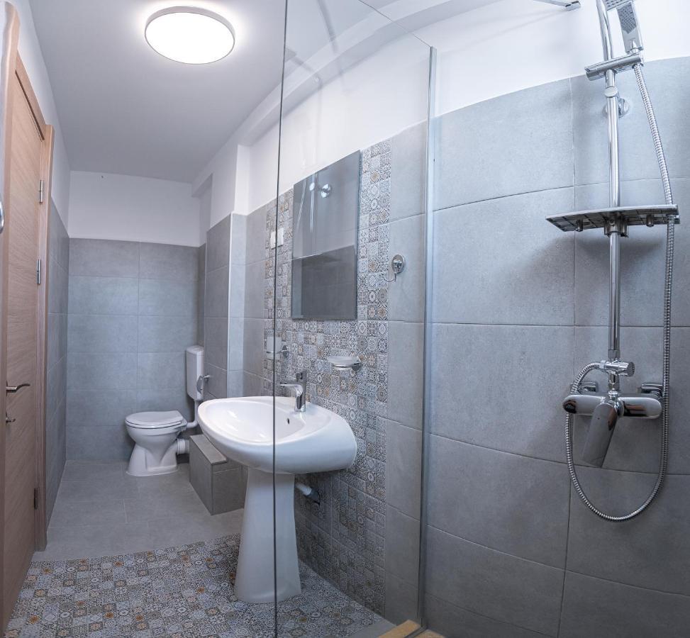 Polu-X Hotel Vama Veche Ngoại thất bức ảnh