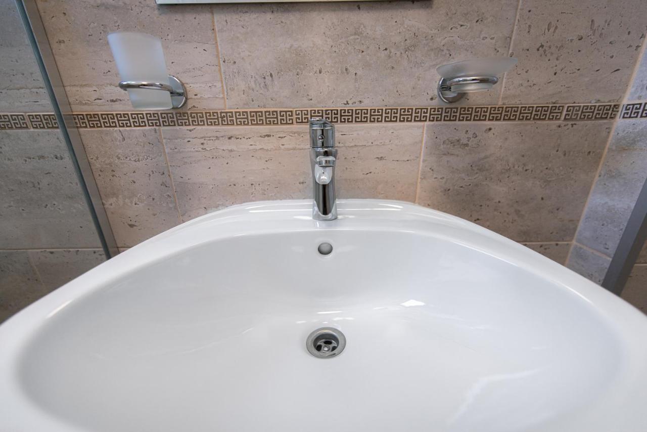 Polu-X Hotel Vama Veche Ngoại thất bức ảnh