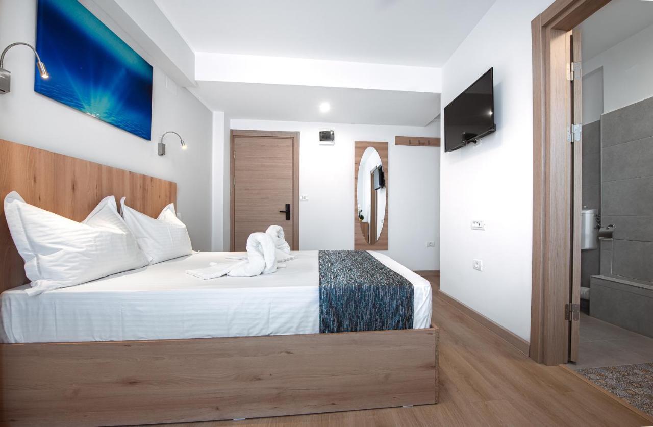 Polu-X Hotel Vama Veche Ngoại thất bức ảnh