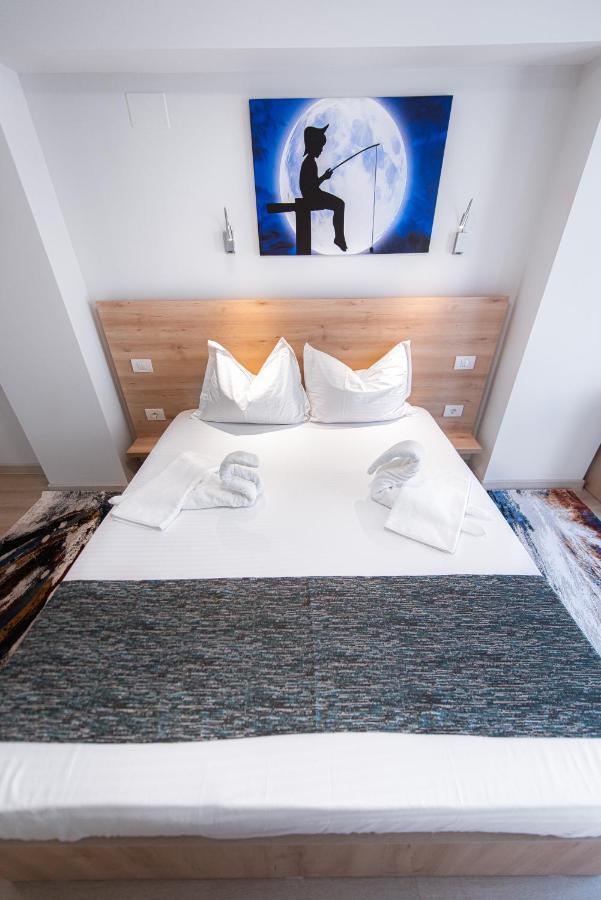 Polu-X Hotel Vama Veche Ngoại thất bức ảnh