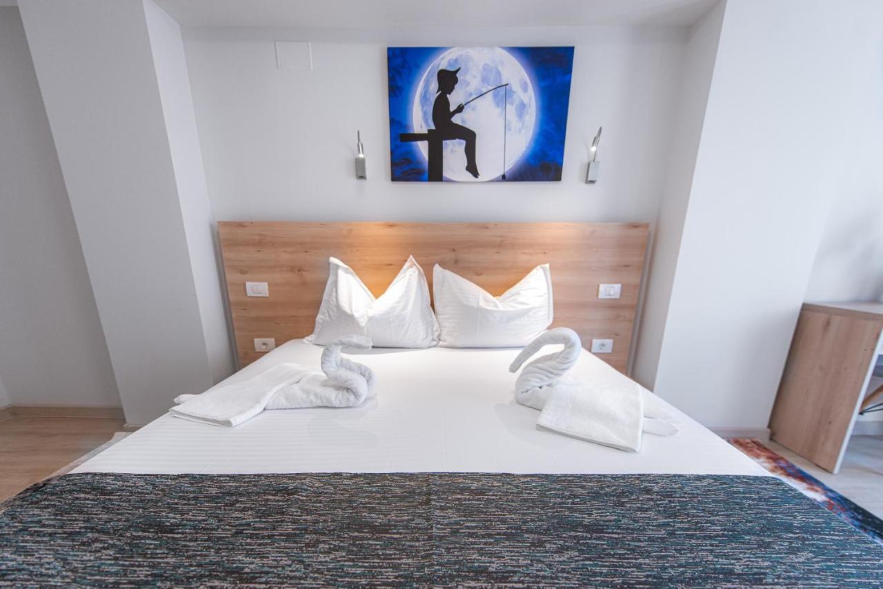 Polu-X Hotel Vama Veche Ngoại thất bức ảnh