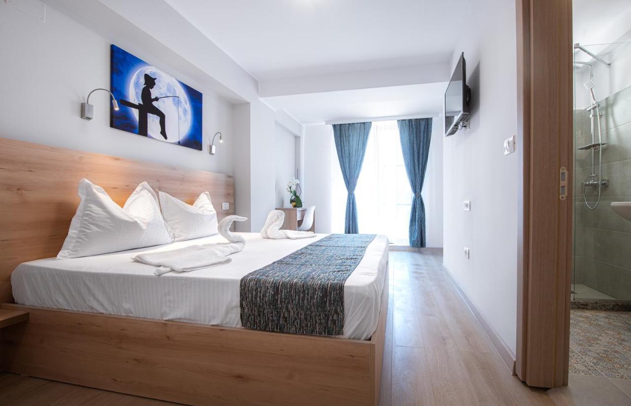Polu-X Hotel Vama Veche Ngoại thất bức ảnh